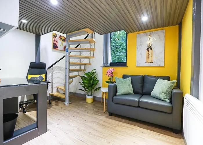 A102 Cheery Bright Loft